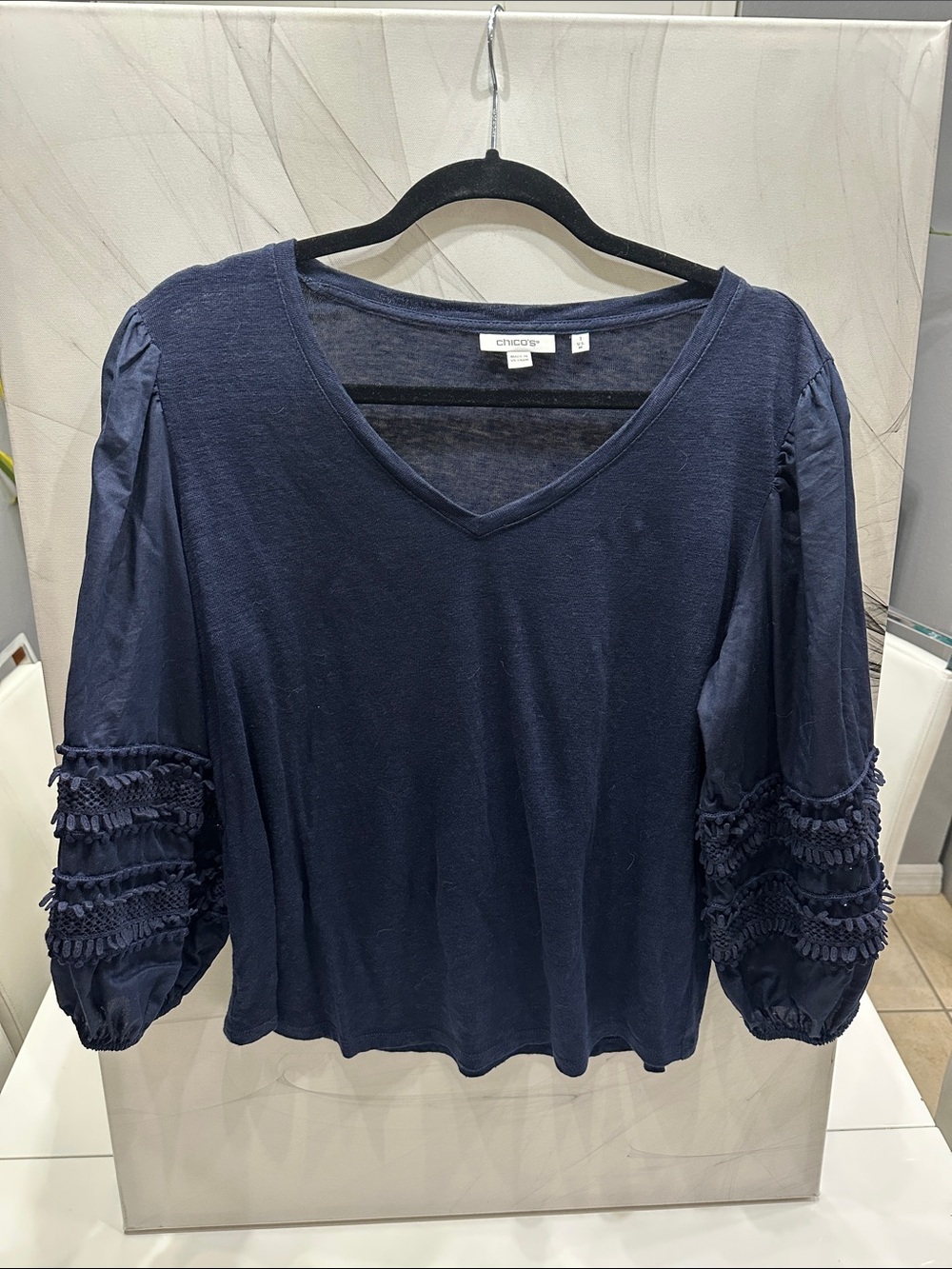 Chico's Navy Blue Slub Knit V-Neck Pom Puff Sleeve Blouse Size 1 M